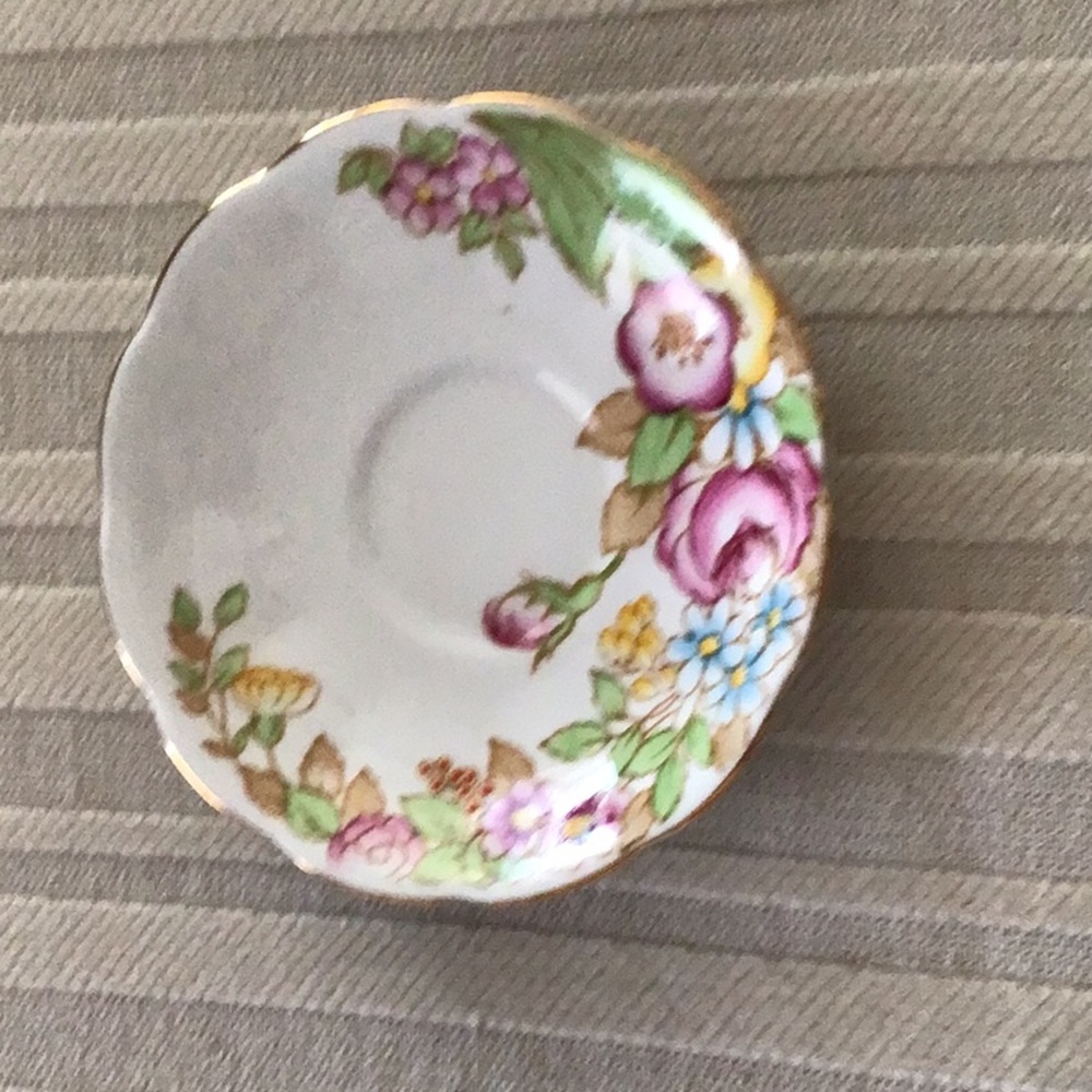 Vintage Royal Albert Bone China Footed Cup And Saucer! - Picture 7 of 10